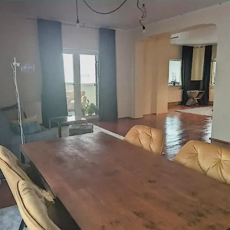Large Flat In Northern * Bukarest
